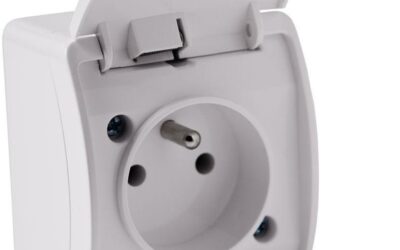 Gniazdo natynkowe pojedyncze z uziemieniem, z klapką VIPLAST KOALA BIAŁE IP44 161-01