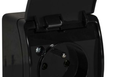 Gniazdo natynkowe pojedyncze z uziemieniem, z klapką VIPLAST KOALA CZARNE IP44 161-05