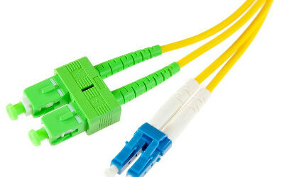 PATCHCORD ŚWIATŁOWODOWY SM 0,5M DUPLEX 9/125, SC/APC-LC/UPC 3.0MM