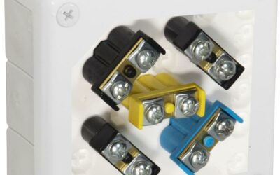 Puszka natynkowa z zaciskami 12 wlotów VIPLAST VP-51 BIAŁA IP55 118x118x46mm 051-51