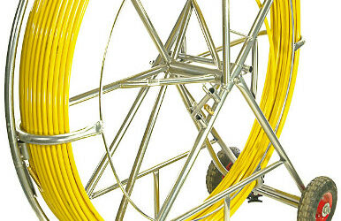 WŁÓKNO SZKLANE DO PRZECIĄGANIA KABLI 8mm / 150m (PILOT / STALKA) PE + STOJAK